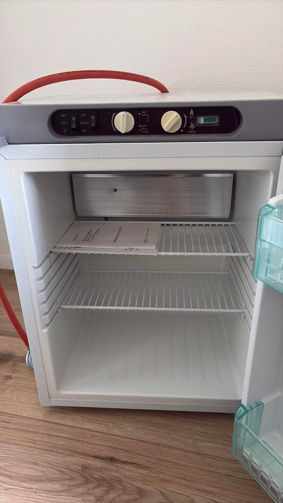Exquisit koelkast werkt op 12V, 230V en gas, Ophalen, Gebruikt, Minder dan 85 cm, Minder dan 60 cm