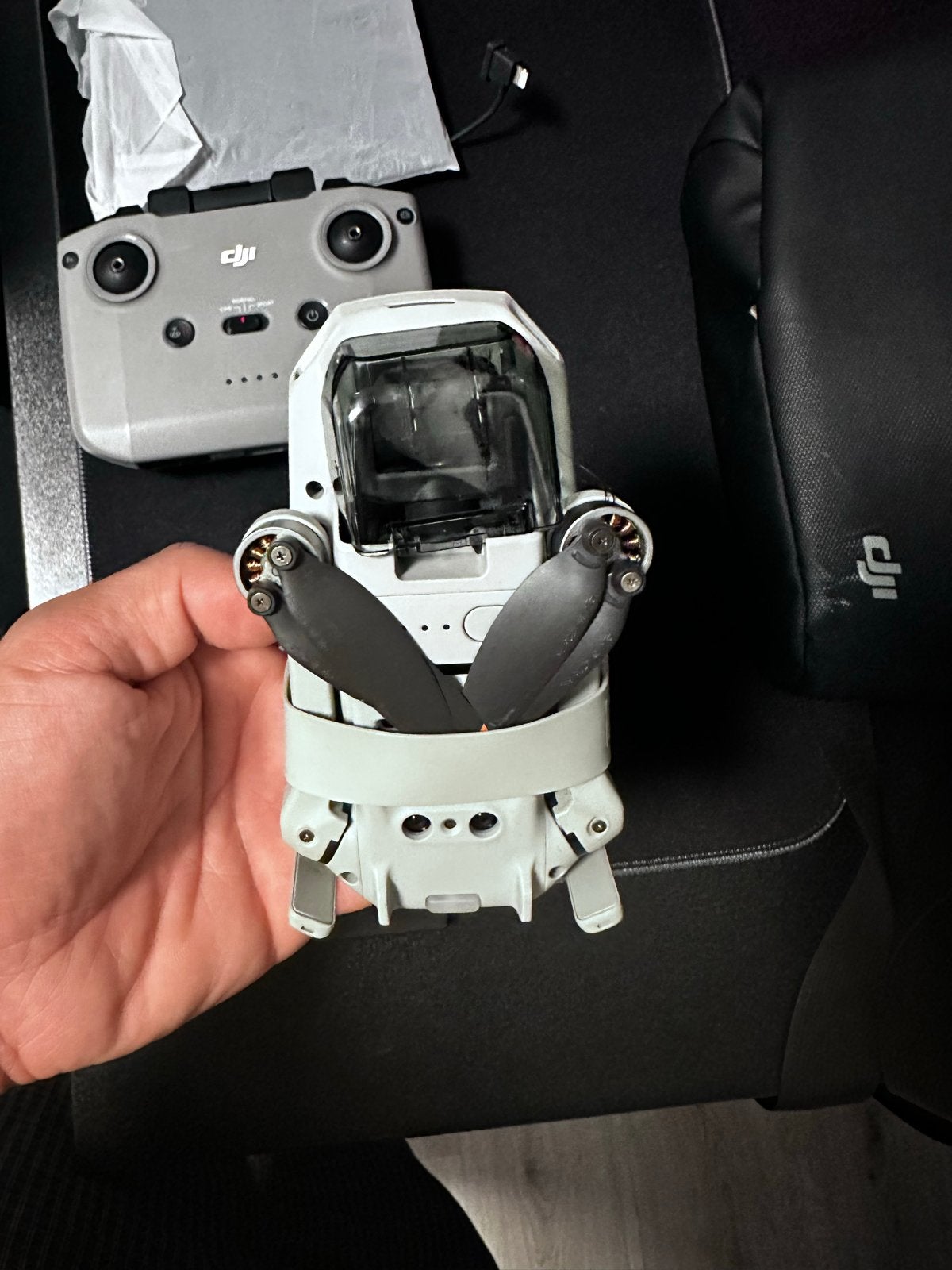 DJI Mini 2 Fly More Combo - Zo goed als nieuw, Cameradrone, Extra accu('s), 5 tot 10 kilometer, Zo goed als nieuw