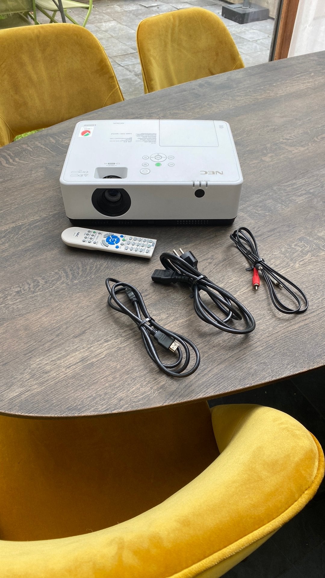 NEC beamer MC342X HDMI, Audio, Tv en Foto, Beamers, Ophalen of Verzenden, Zo goed als nieuw, LED
