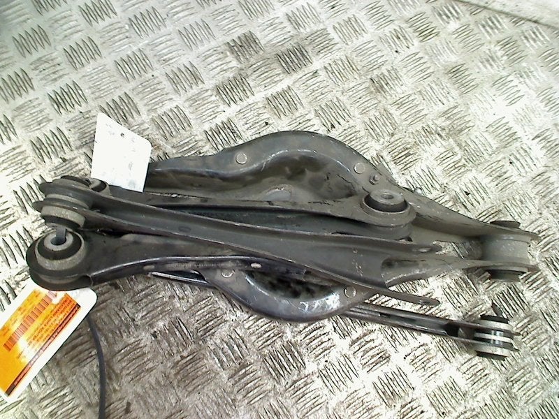 Draagarm Links Achter SET BMW 3 serie (F30) 2016, Gebruikt, Petuelring 130, München 80809, , Duitsland, BMW, Bayerische Motoren Werke AG
