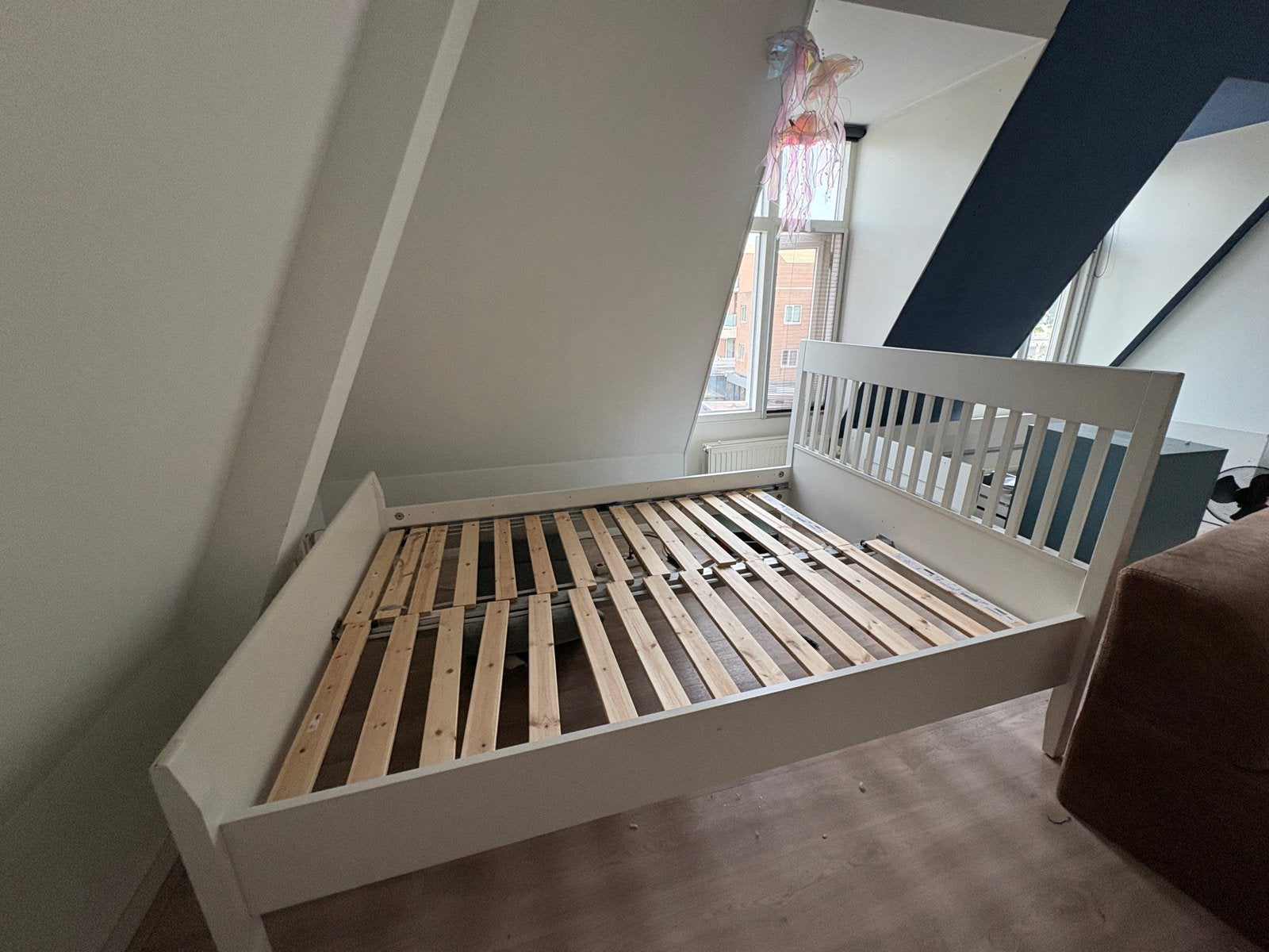 Mag snel weg! IKEA IDANÄS Bedframe Wit & lattebodem ., Huis en Inrichting, Slaapkamer | Bedden, Ophalen, Gebruikt, Wit, Tweepersoons