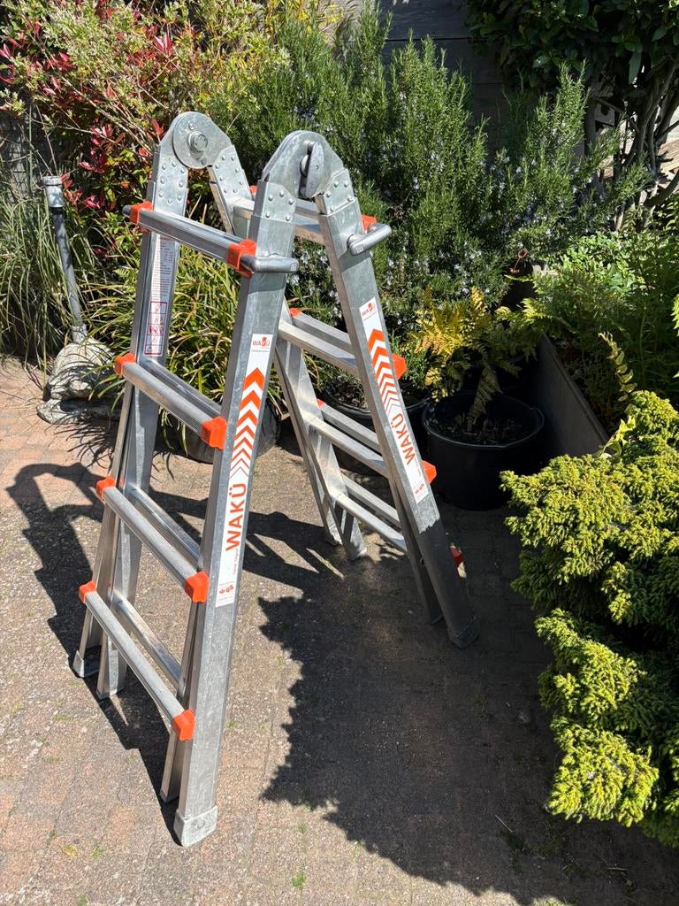 Waku ladder 4x4, Doe-het-zelf en Verbouw, Ladders en Trappen, Ophalen, Zo goed als nieuw, Ladder, Opvouwbaar of Inschuifbaar