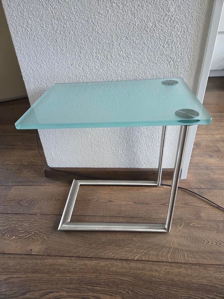 Glazen bijzettafel met metalen onderstel, Minder dan 55 cm, Gebruikt, Glas, Modern