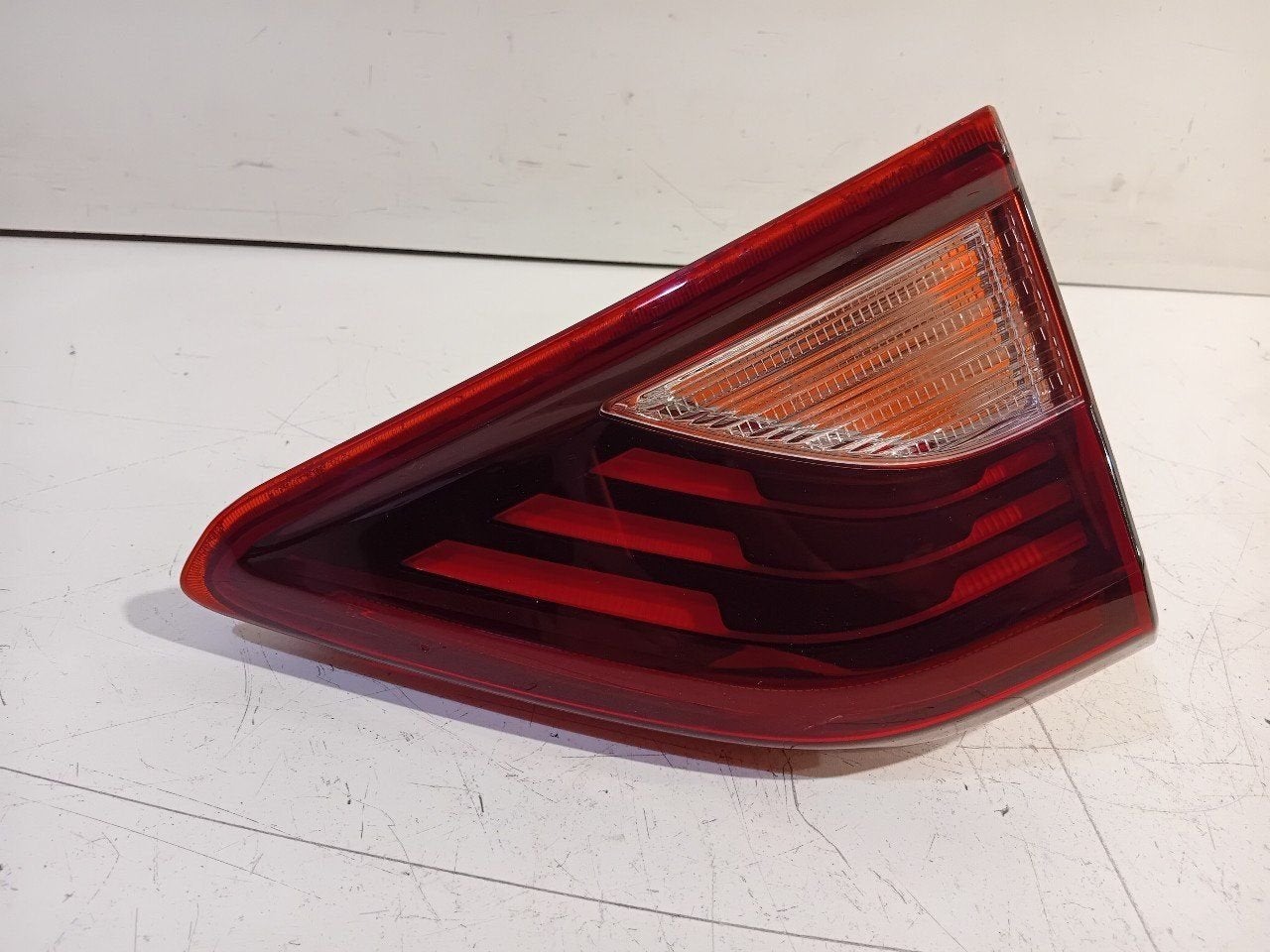 Achterlicht kofferdeksel achterklep rechts Kia Stonic, Auto-onderdelen, Verlichting, Onderdelen@venauto.nl, Van der Ven Autorecycling B.V.