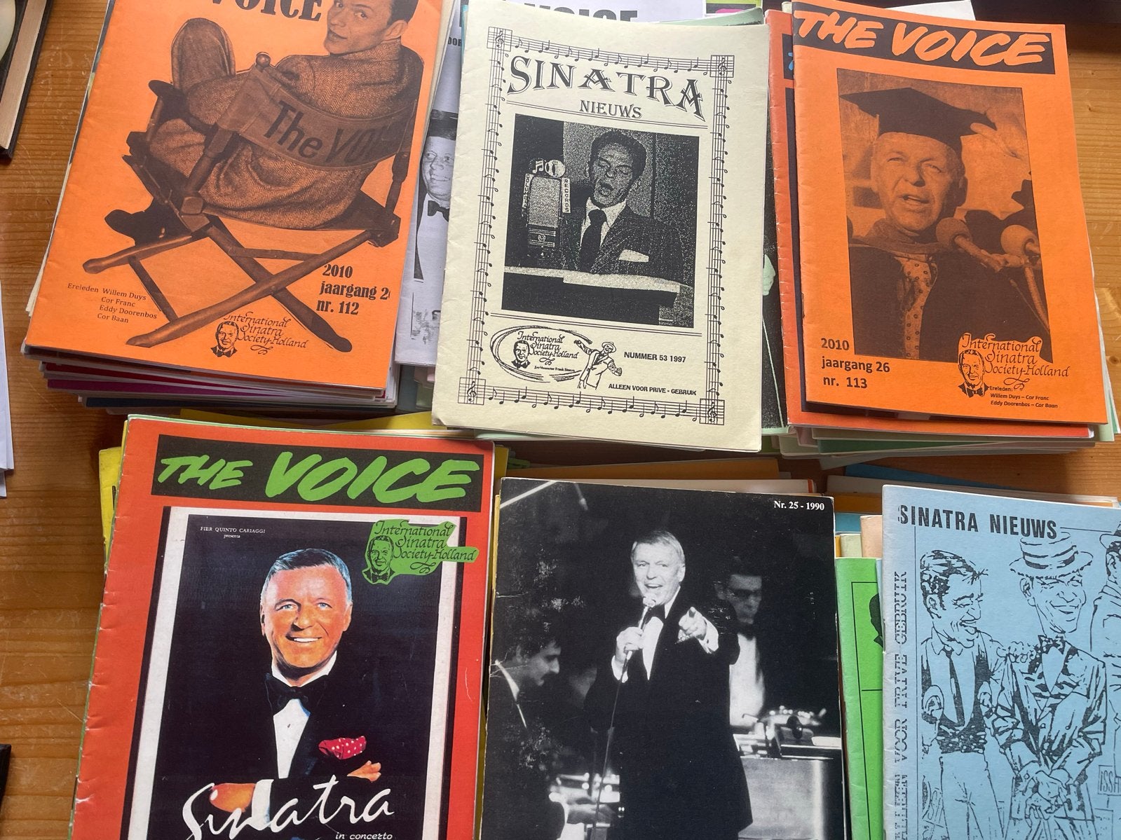 Verzameling Sinatra tijdschriften en nieuwsbrieven, Ophalen of Verzenden, Gelezen, Muziek, Film of Tv