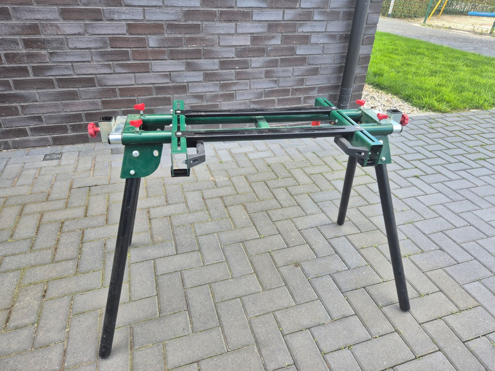 Robuuste werkbank / zaagtafel onderstel, Ophalen, Zo goed als nieuw, 70 tot 120 cm, Inklapbaar