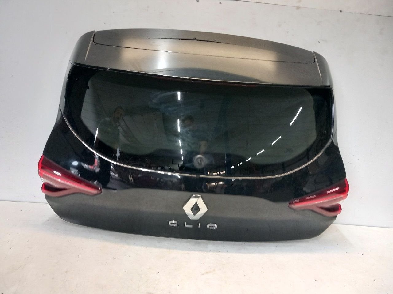 Achterklep Renault Clio, Auto-onderdelen, Onderdelen@venauto.nl, Van der Ven Autorecycling B.V., Gebruikt, Ettenseweg 76, 4706 PB Roosendaal, The Netherlands
