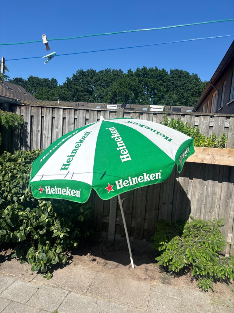 Heineken Parasol - Groen/Wit, Ophalen, Gebruikt, 2 tot 3 meter, Stokparasol