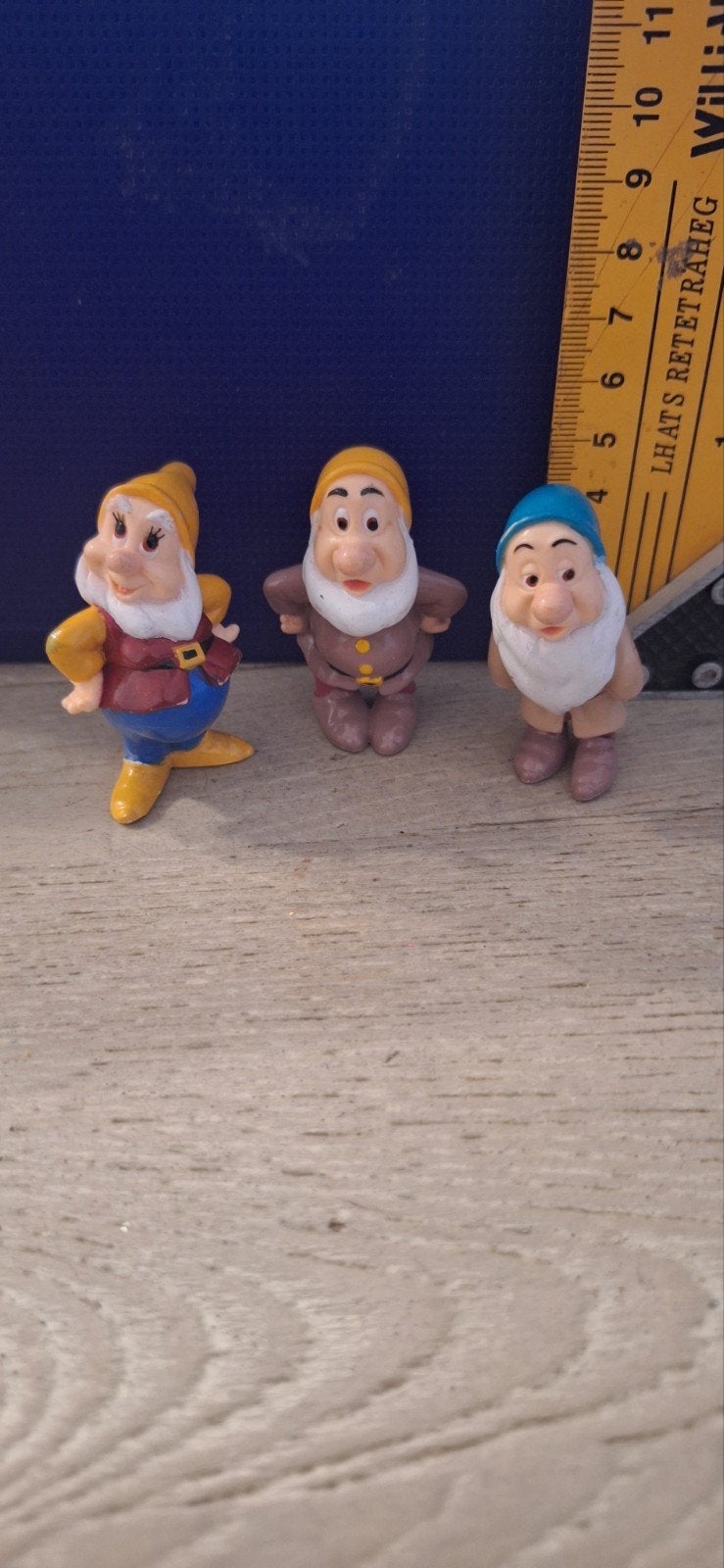 Sneeuwwitje dwergen set van 3 Disney (1625), Verzamelen, Disney, ., Ophalen of Verzenden, Zo goed als nieuw