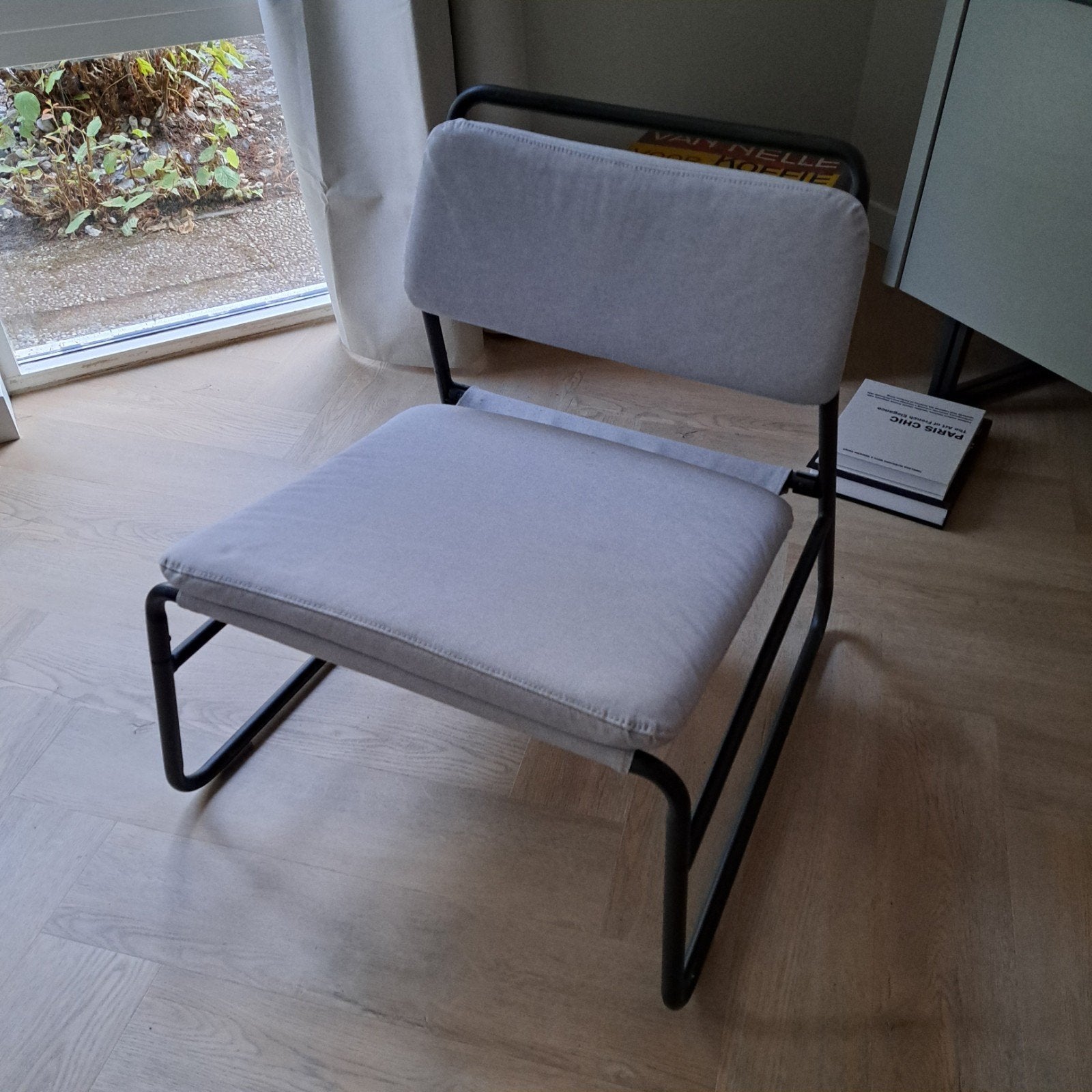 IKEA Linnebäck zitstoel - licht grijs met mat zwart frame, Huis en Inrichting, Stoelen, Ophalen, Zo goed als nieuw, Stof, Eén
