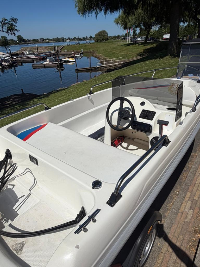 Laguna 420 inc yamaha 25pk 2takt inc trailer € 3950,-, Watersport en Boten, Ophalen, Zo goed als nieuw, Topcraft, Elektrische start
