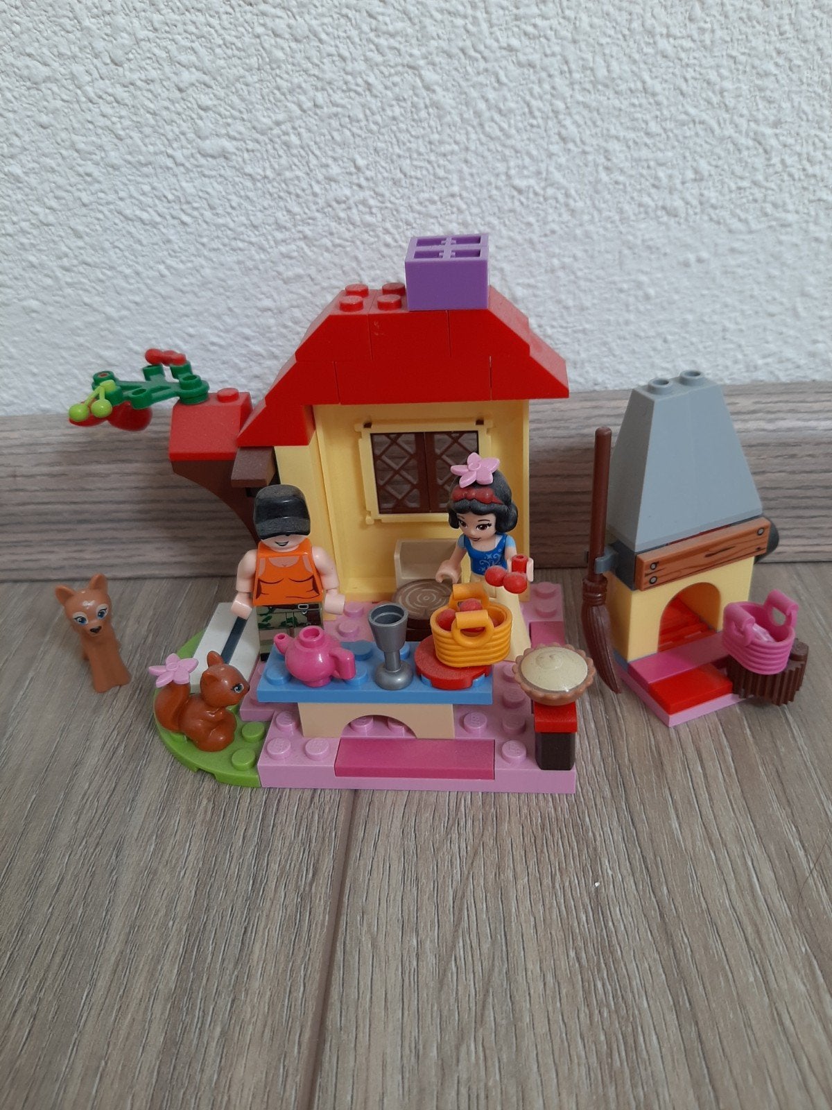 Lego Duplo Sneeuwwitje huisje met boekje, Ophalen of Verzenden, Zo goed als nieuw, Complete set, Inclusief instructies