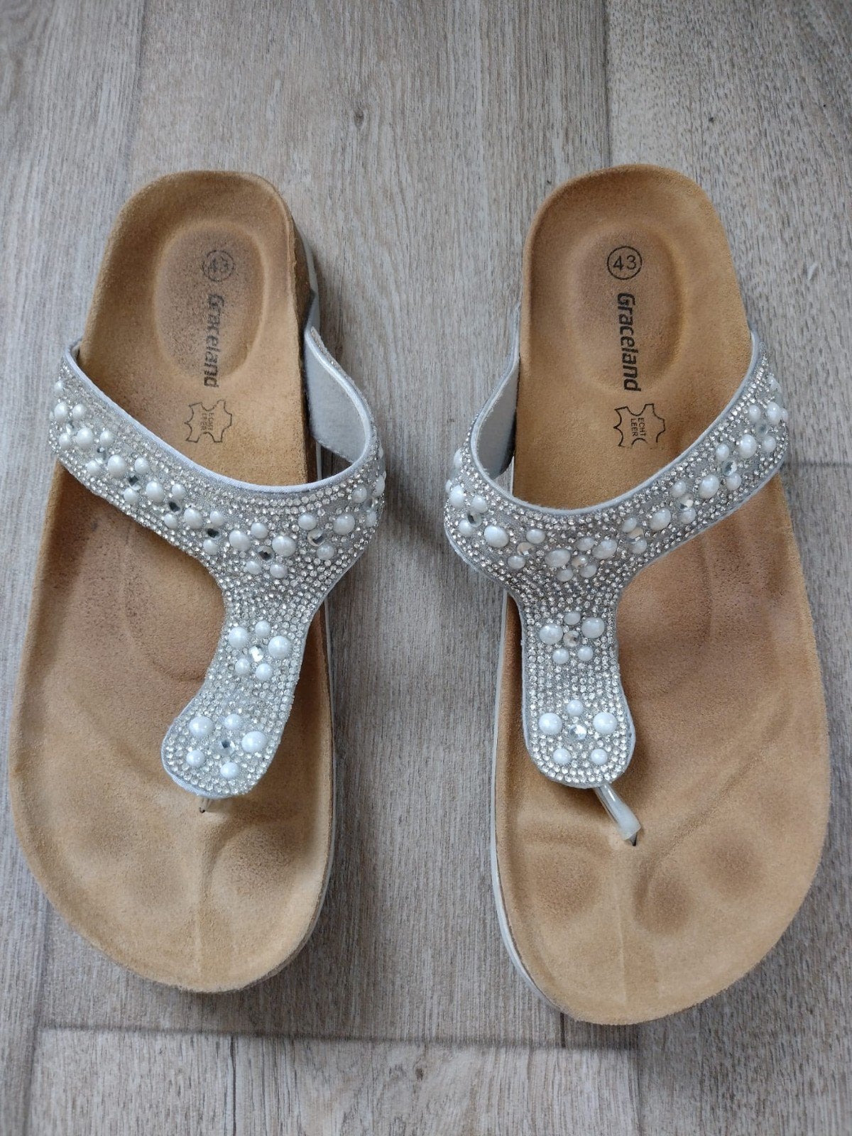 Graceland slippers met parels en strass - maat 43, Ophalen of Verzenden, Gedragen