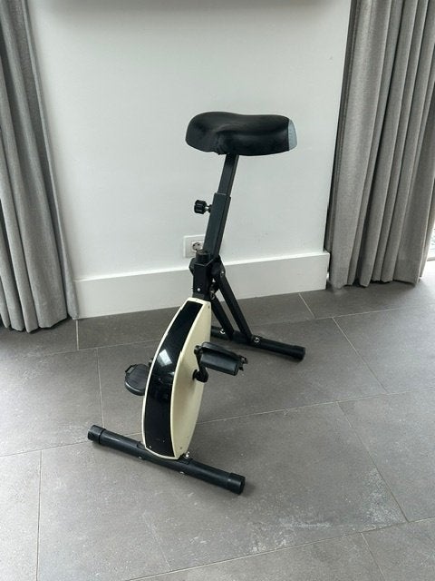 Deskbike bureaufiets - Beweeg terwijl je werkt!, Ophalen, Zo goed als nieuw, Metaal, Benen