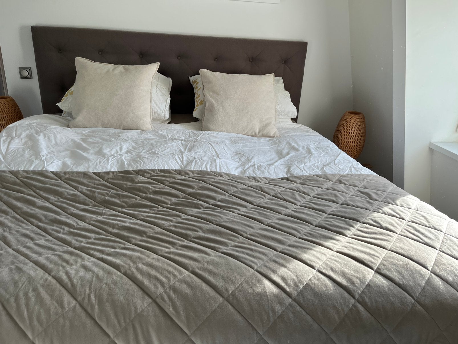 Swiss Sense 7200 boxspring ( electrisch verstelbaar), Ophalen, Zo goed als nieuw, Tweepersoons