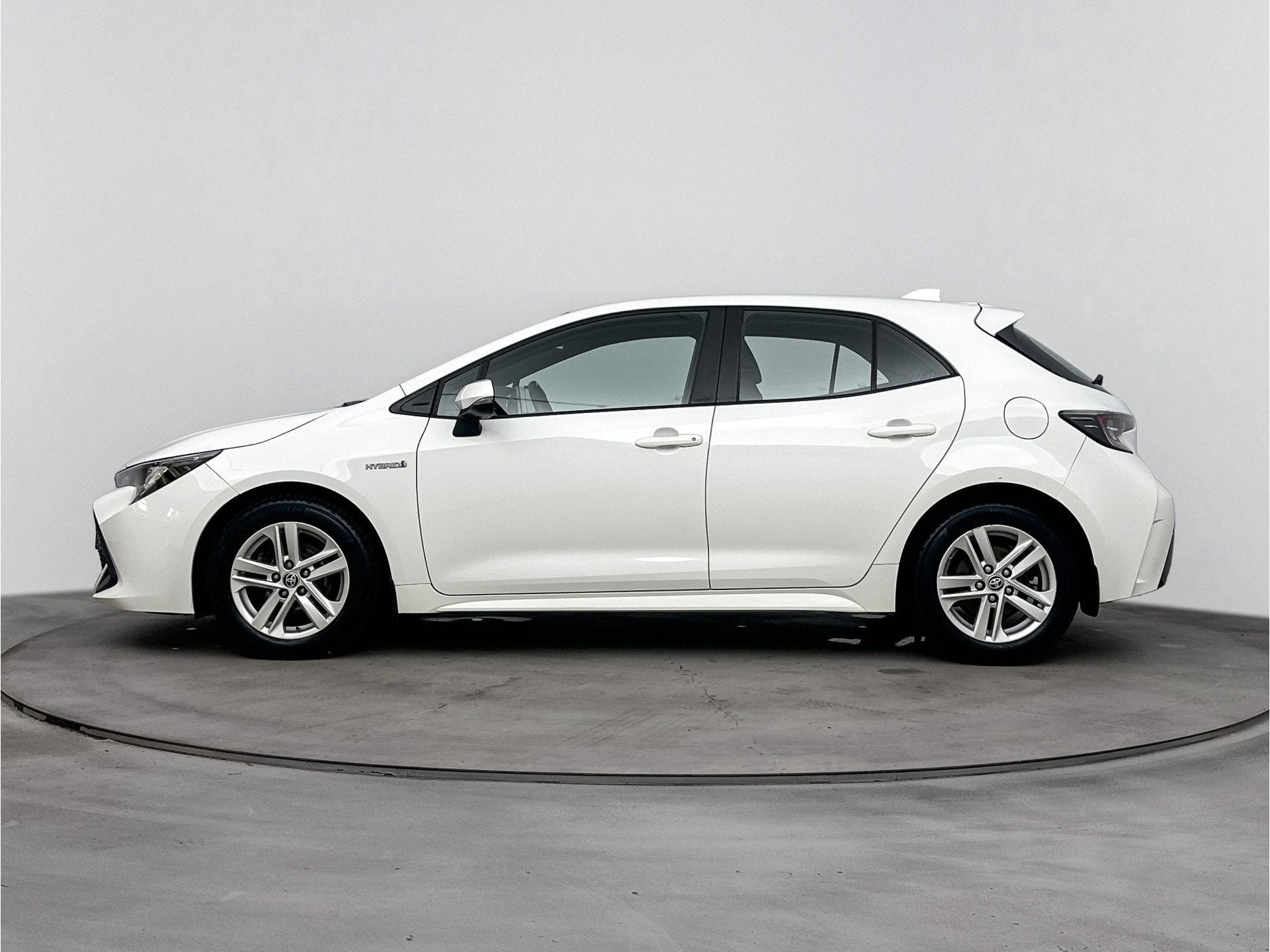 Toyota Corolla 1.8 Hybrid Business | Navigatie | Parkeercame, 12 maanden, Gebruikt, 4 cilinders, Corolla