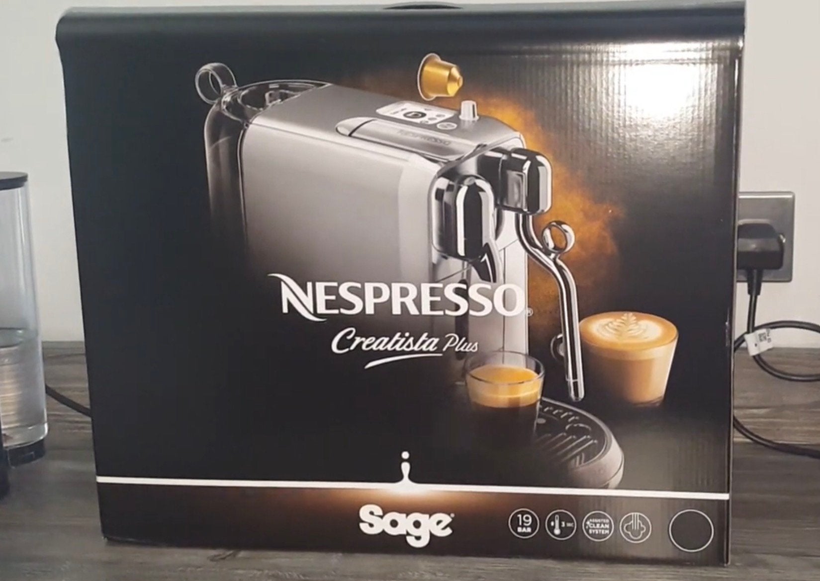Sage Nespresso Creatista Plus - Nieuw in doos, Ophalen, Koffiepads en cups, Espresso apparaat, 10 kopjes of meer
