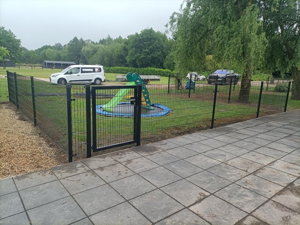 15m 120cm zware kwaliteit dubbelstaafmat Grijs + Poort, Ophalen of Verzenden, IJzer, Dubbelstaafmat hekwerk, Met poort