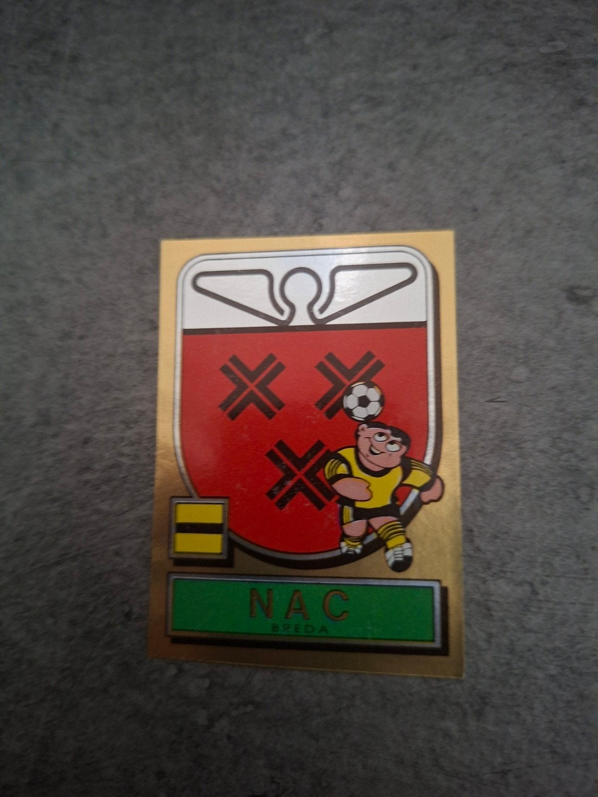 Panini sticker Voetbal 82. Embleem NAC Breda., Ophalen of Verzenden, Zo goed als nieuw, Sticker