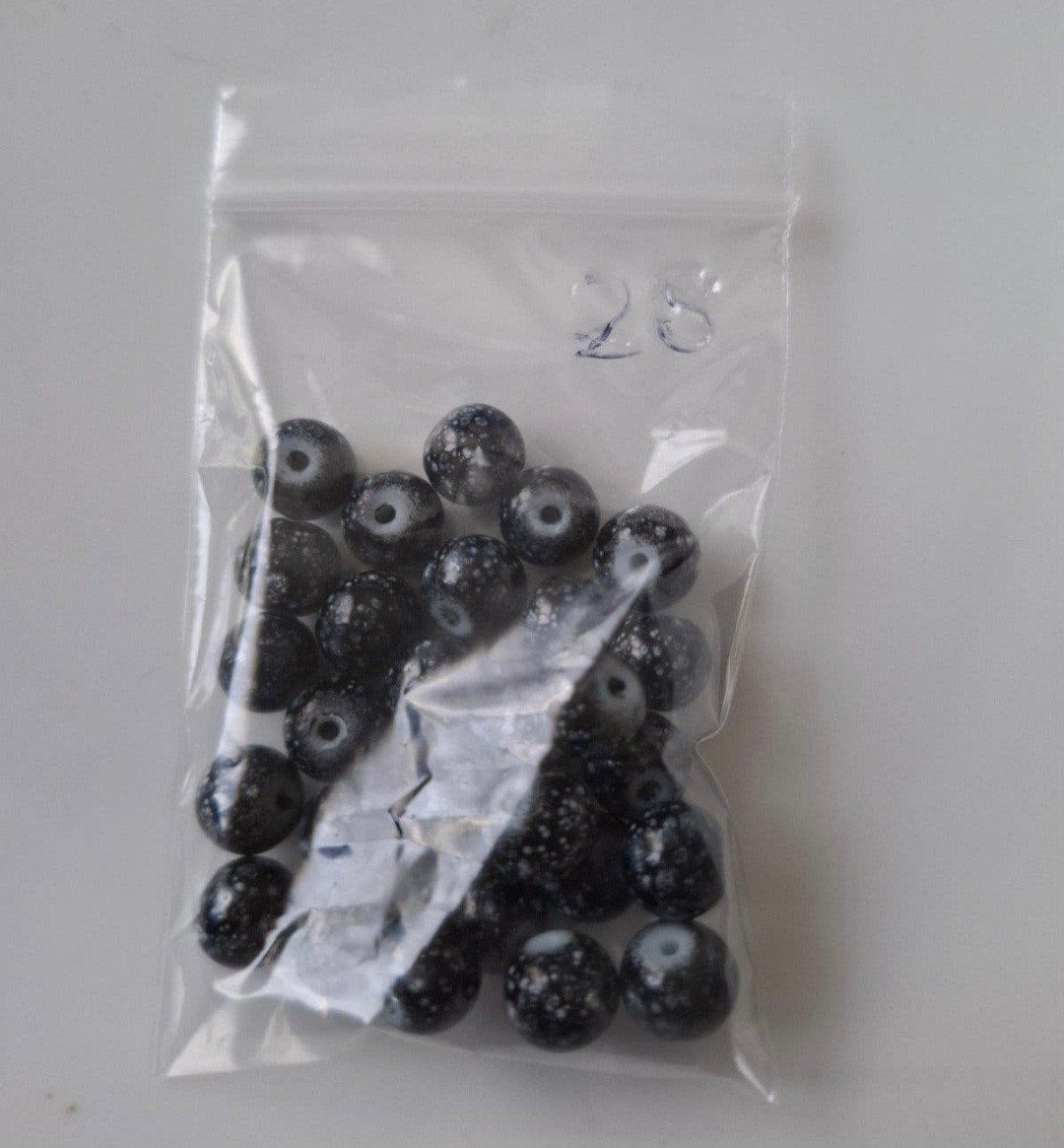 28 stuks 8 mm gemeleerde glaskralen zwart wit kralen partij, Kraal, -, -, Nieuw