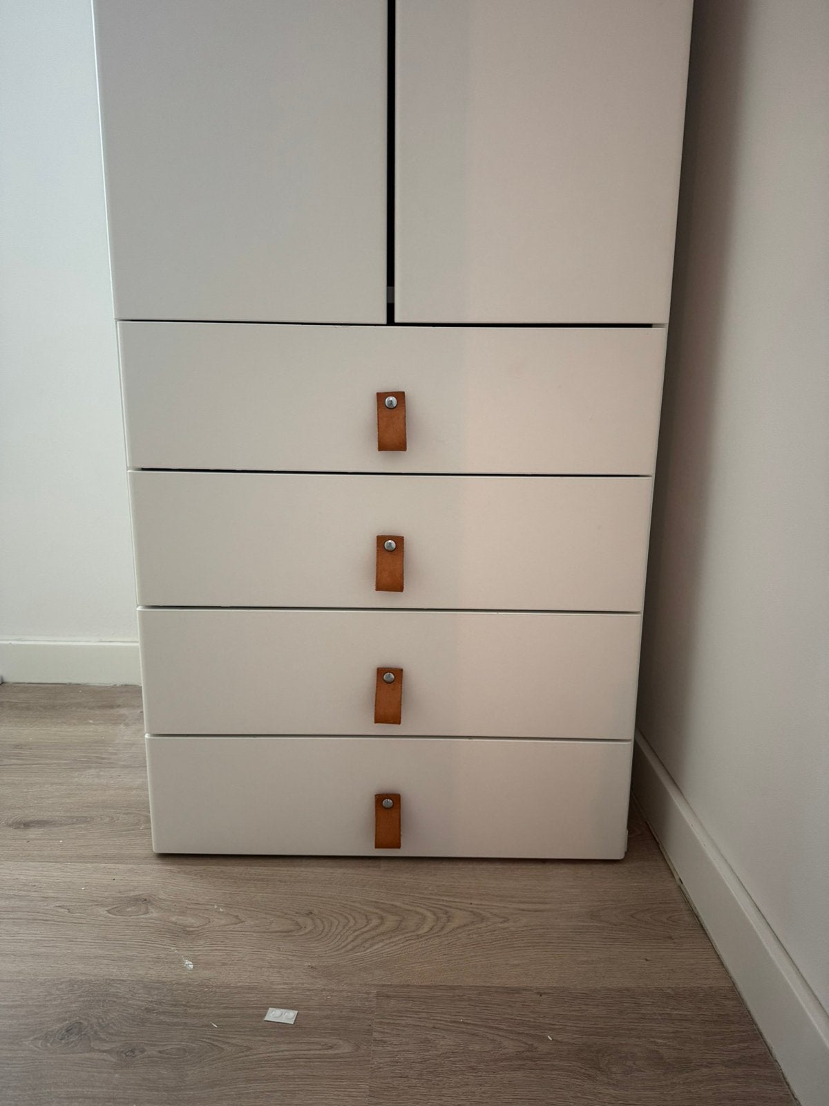 Foto 7 van Kledingkast kinderkamer Ikea Besta