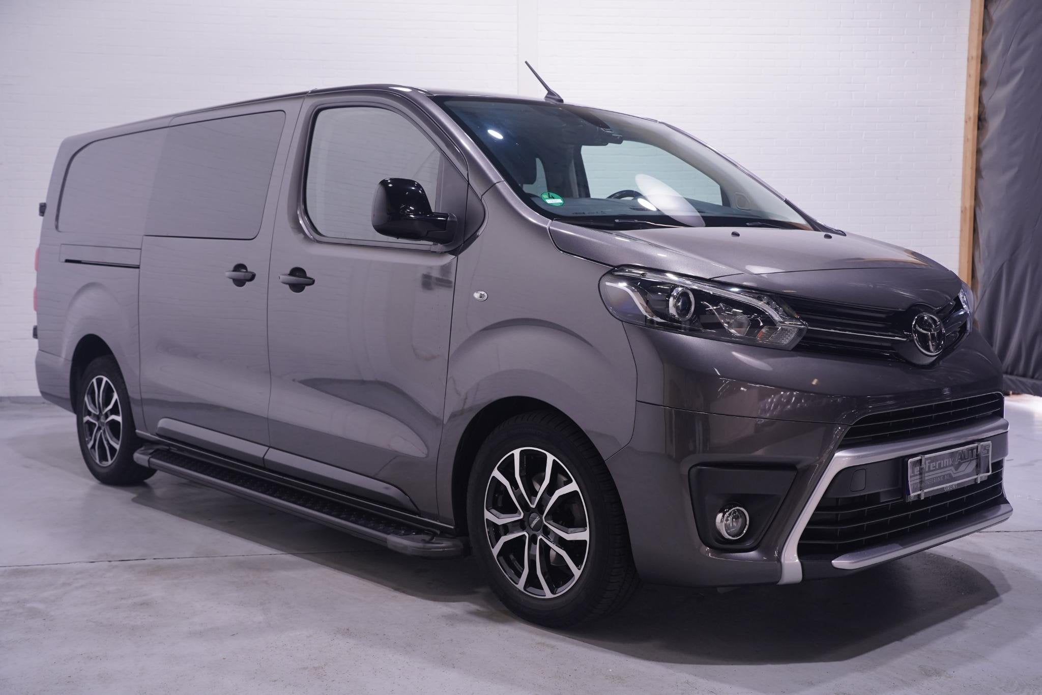 Toyota PROACE Worker 2.0 D-4D 145 pk Aut. Black Line Dubbel, Auto's, Stof, Gebruikt, 4 cilinders, 2500 kg
