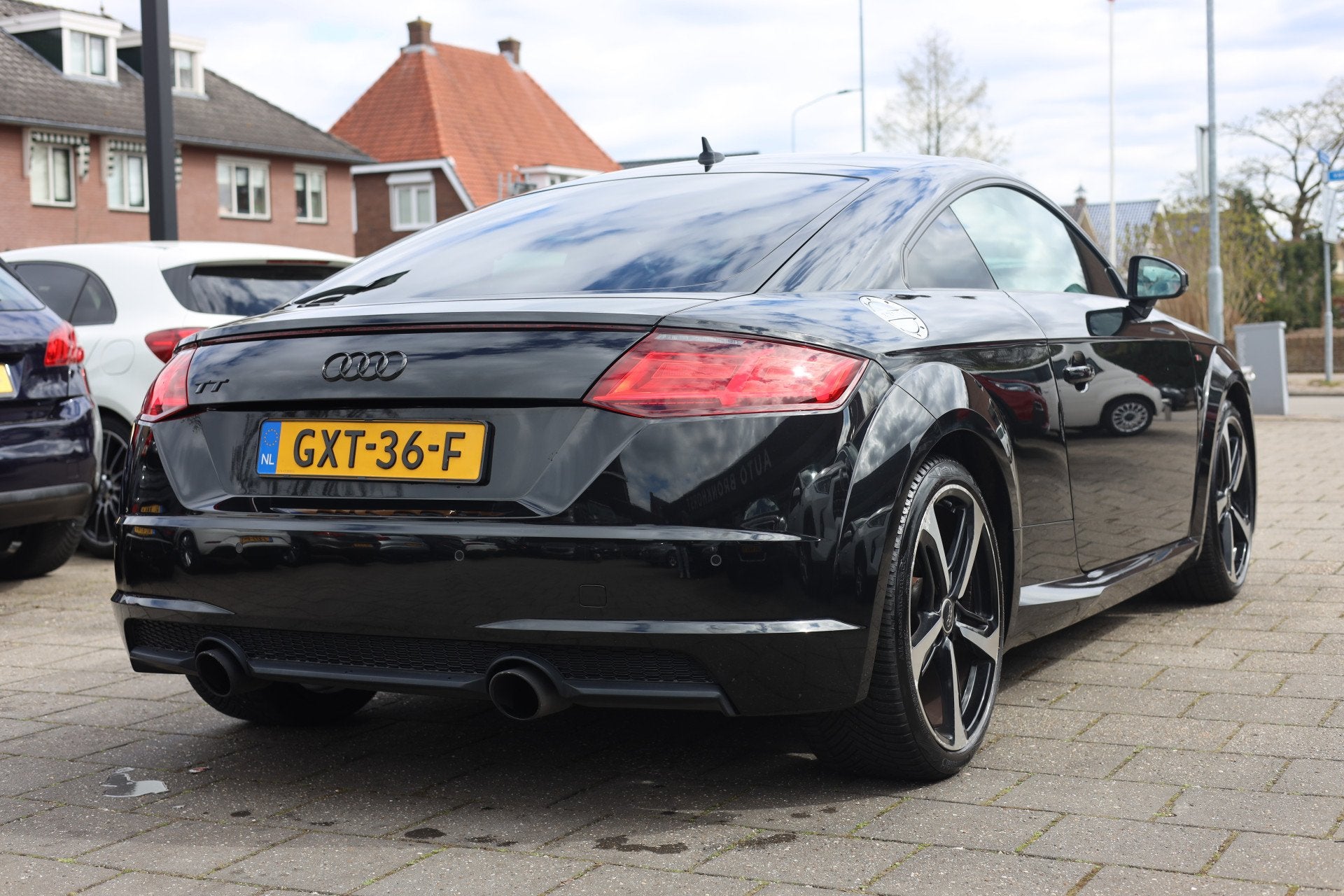 Audi TT 1.8 TFSI AUTOMAAT | S-LINE | 19 INCH (bj 2016), TT, Gebruikt, 4 cilinders, Zwart