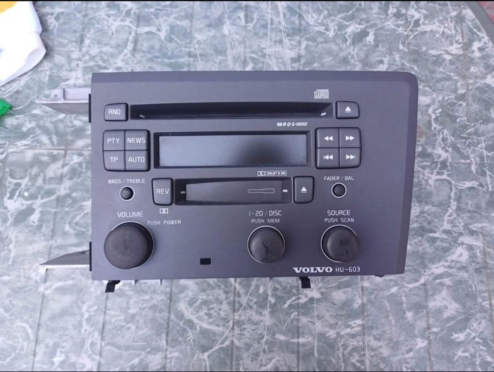 volvo hu-603 autoradio, Ophalen
