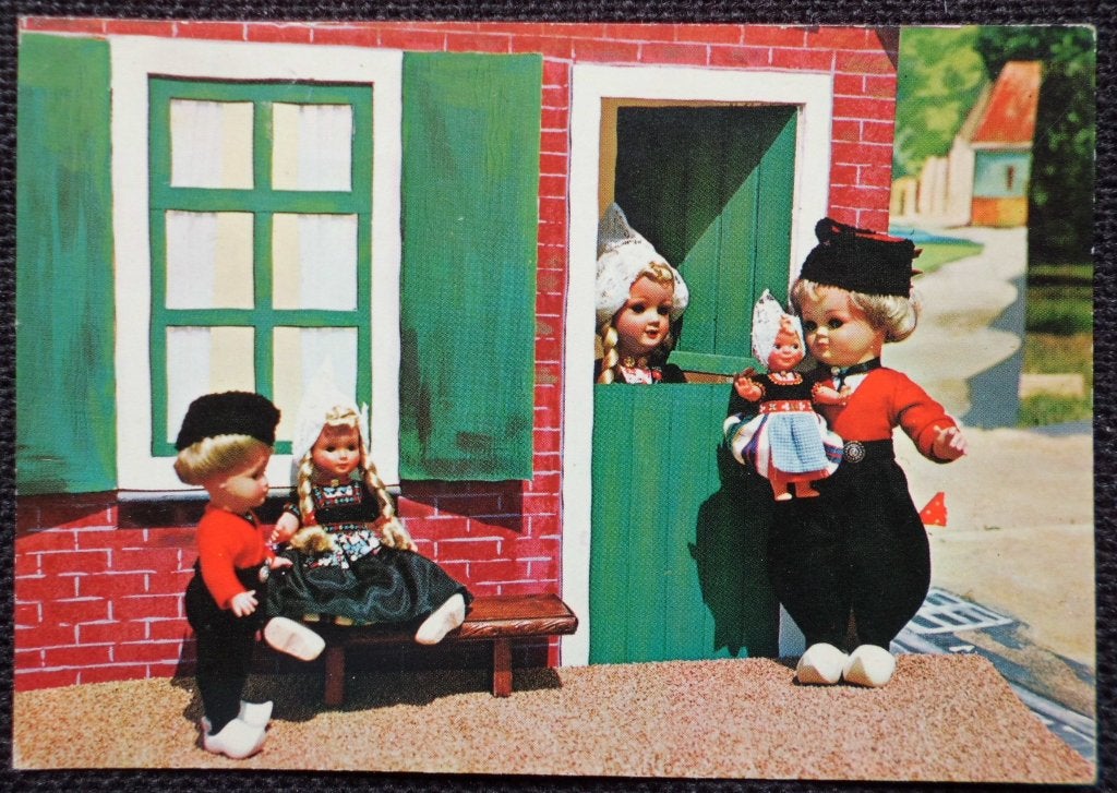 Dovina klederdracht poppen 9, Ophalen of Verzenden, 1960 tot 1980, Gelopen, Klederdracht