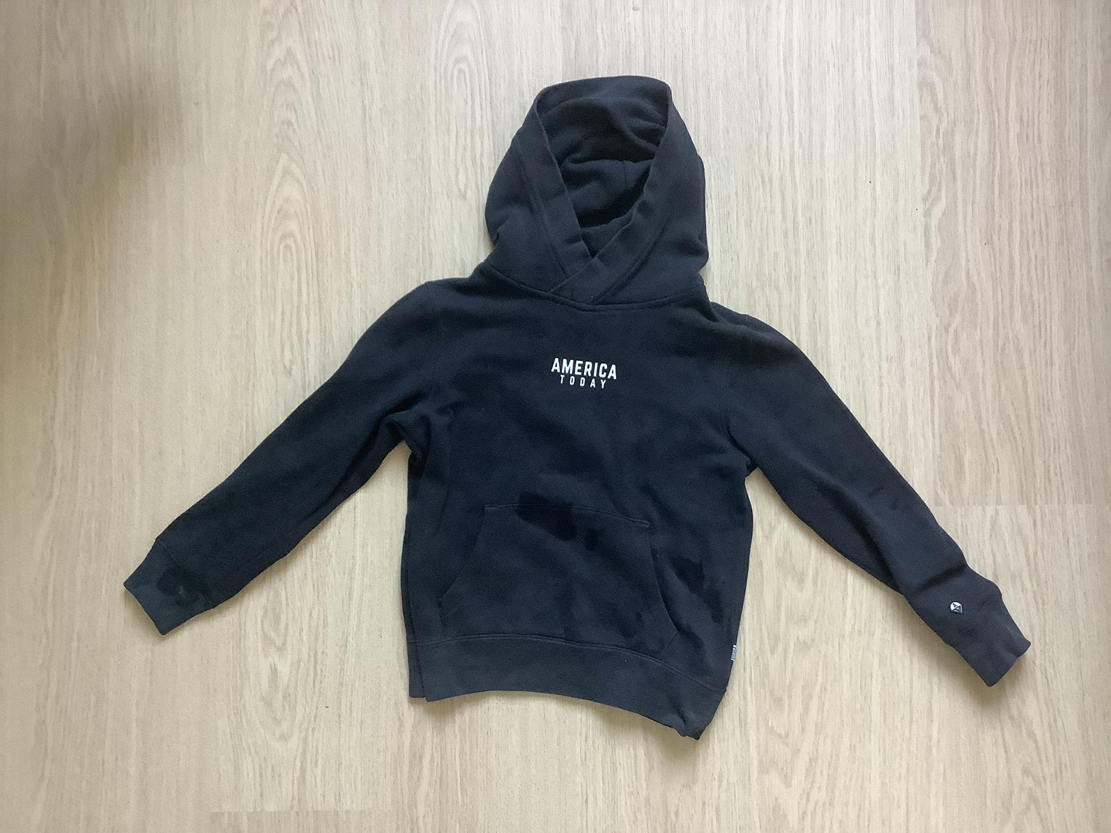 mooie zwarte hoody / trui van America Today mt 122-128, Kinderen en Baby's, Kinderkleding | Maat 122, Ophalen of Verzenden, Gebruikt