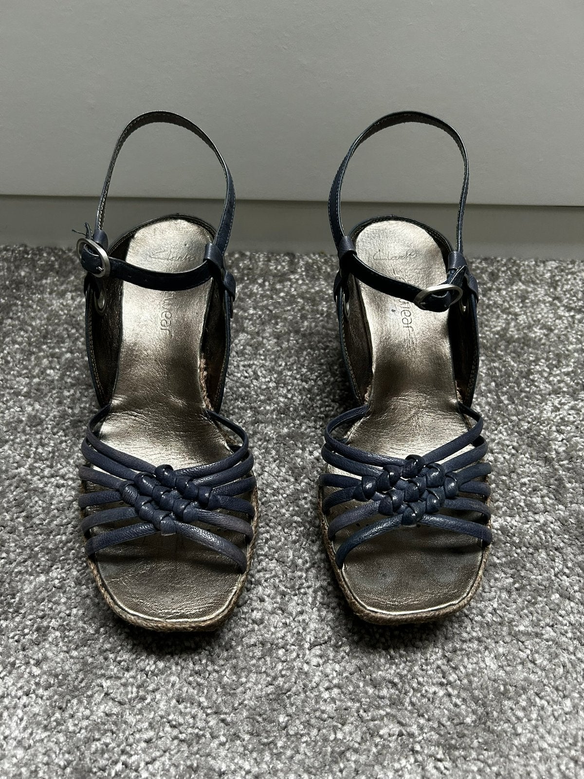 Clarks sandalen met sleehak maat 37, Blauw, Gedragen, Sandalen of Muiltjes, Ophalen of Verzenden