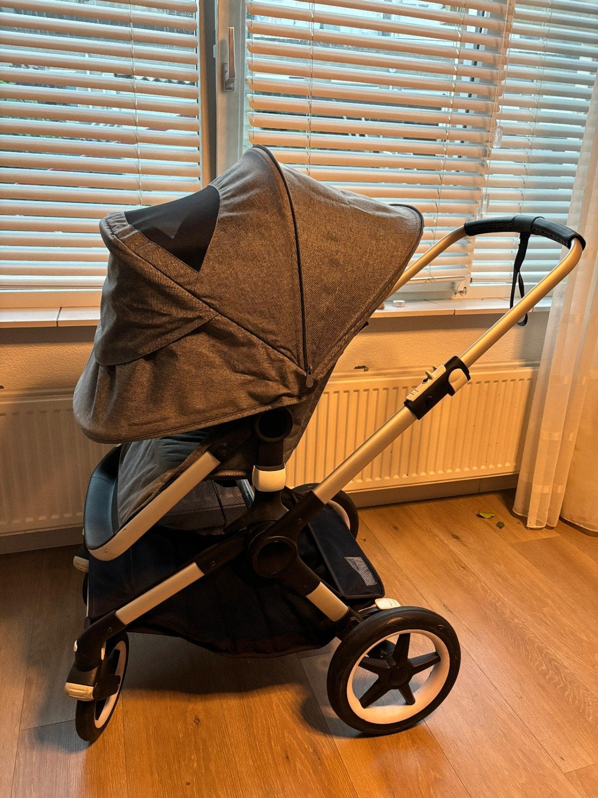 Bugaboo Fox 2 Combiwagen grey melange - Zo goed als nieuw, Kinderen en Baby's, Kinderwagens en Combinaties, Ophalen, Zo goed als nieuw