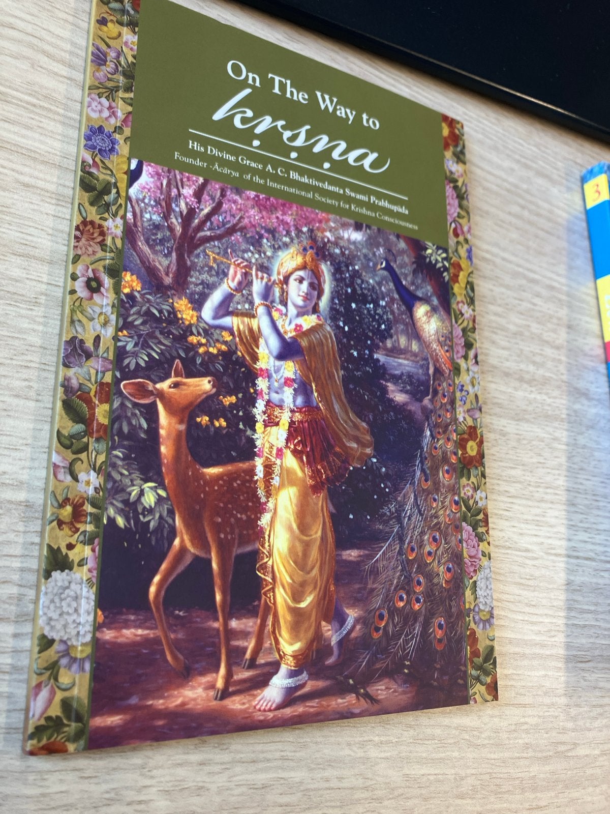 On The Way to Krsna - Spirituele Gids, Boeken, Ophalen of Verzenden, Nieuw, Spiritualiteit algemeen, Achtergrond en Informatie