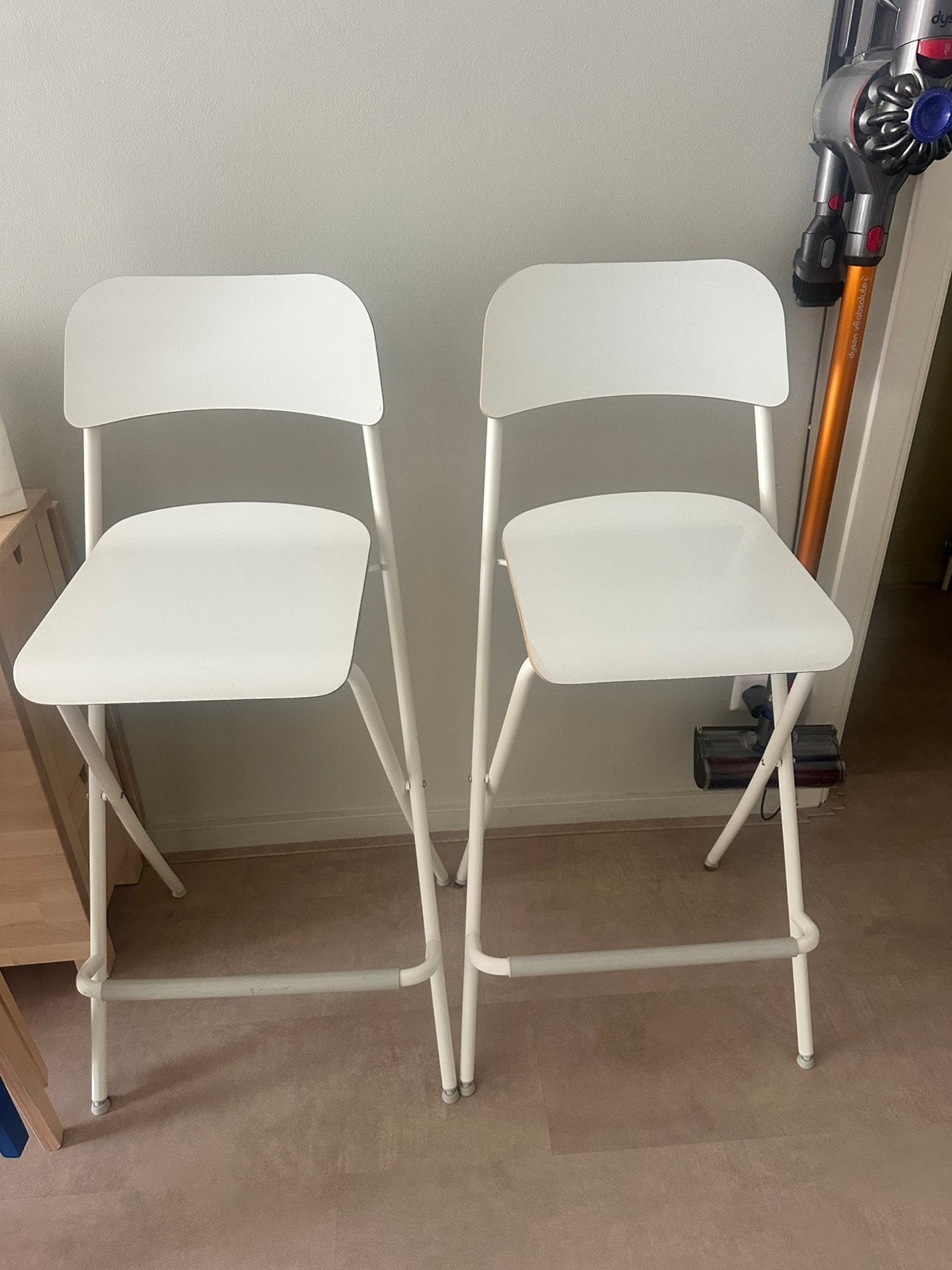 Franklin barkruk opklapbaar wit 63cm 2 stuks, 1 kruk, Ophalen, Zo goed als nieuw, 60 tot 90 cm