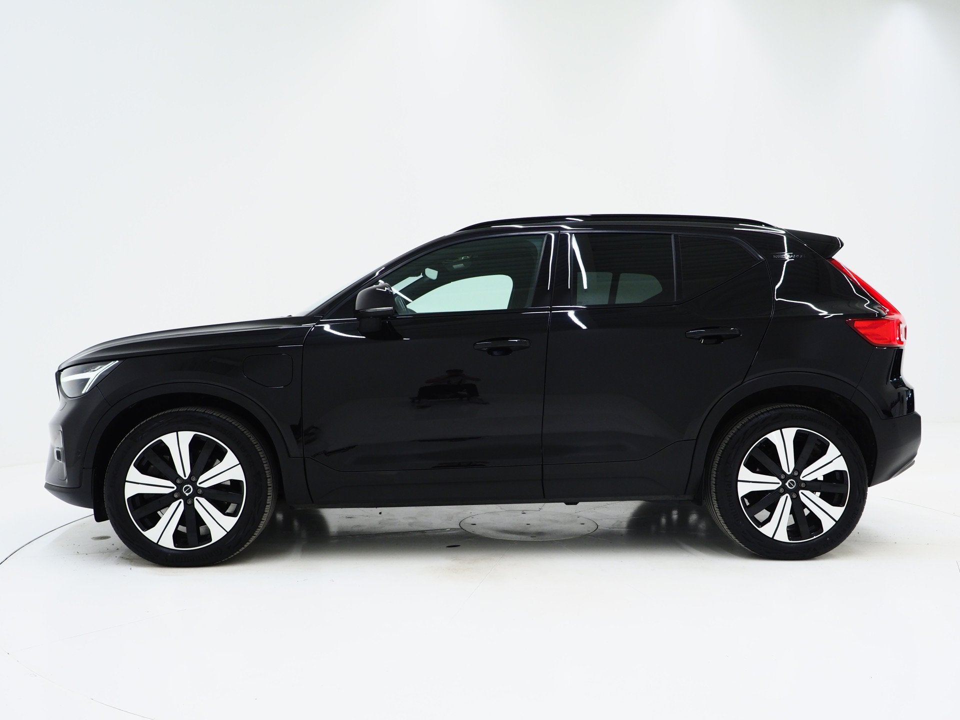 Volvo XC40 1.5 T5 Plug-in hybrid Ultimate Dark | Panoramadak, Auto's, Dealer onderhouden, Gebruikt, Zwart, Zwart