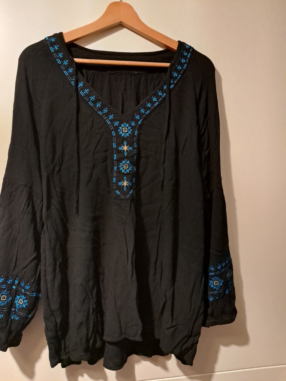 Nieuwe viscose tuniek met borduursel - Maat XL, Ophalen of Verzenden, Nieuw, Maat 46/48 (XL) of groter, Zwart