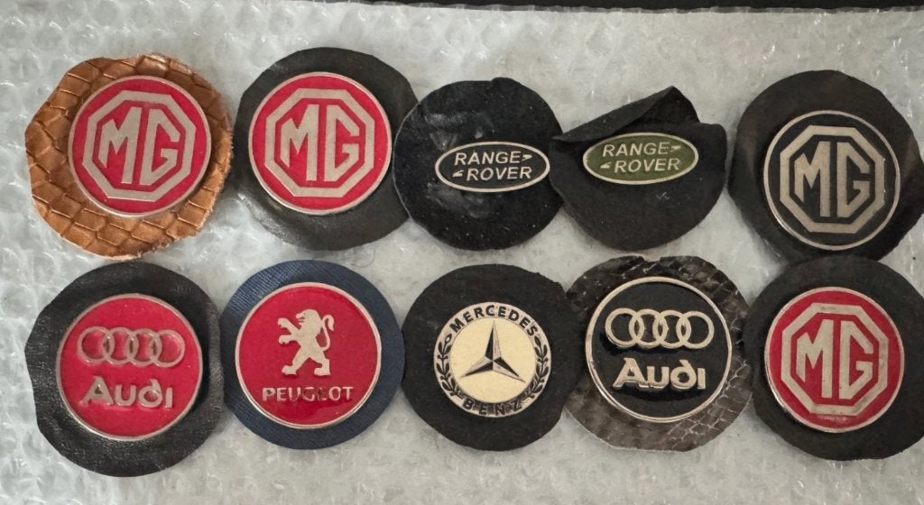 Vintage Auto logo en emblemen (10 stuks) Mercedes, MG, Audi, Ophalen, Gebruikt, Auto's