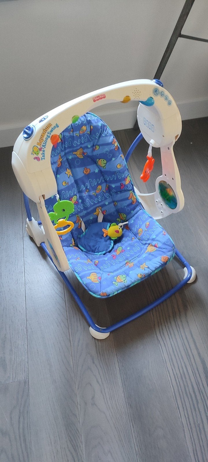 Fisher-Price Aquarium Take-Along Swing - Baby Schommel, Ophalen of Verzenden, Gebruikt, Overige typen, Met geluid