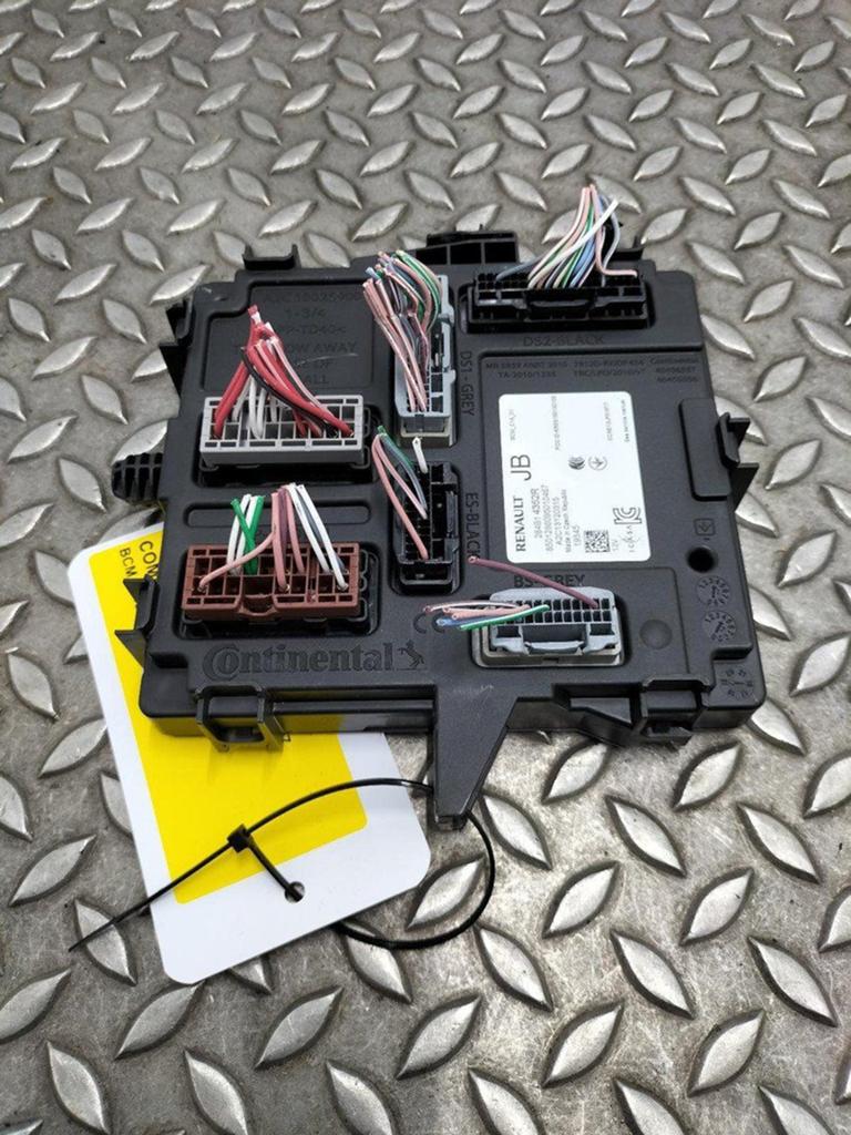 RENAULT ZOE X10  COMPUTER ECU 284B14352R 2025, Ophalen of Verzenden, Gebruikt, Stiba lid