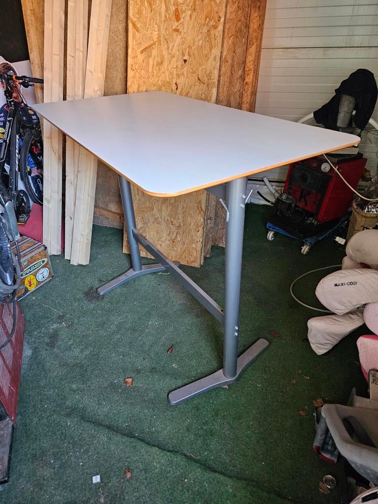 Hoge tafel met 2 bijpassende krukken, Ophalen, Gebruikt
