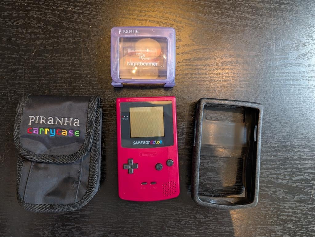 Game Boy Color (rood) met accessoires, 1 speler, Ophalen of Verzenden, Zo goed als nieuw, Vanaf 3 jaar