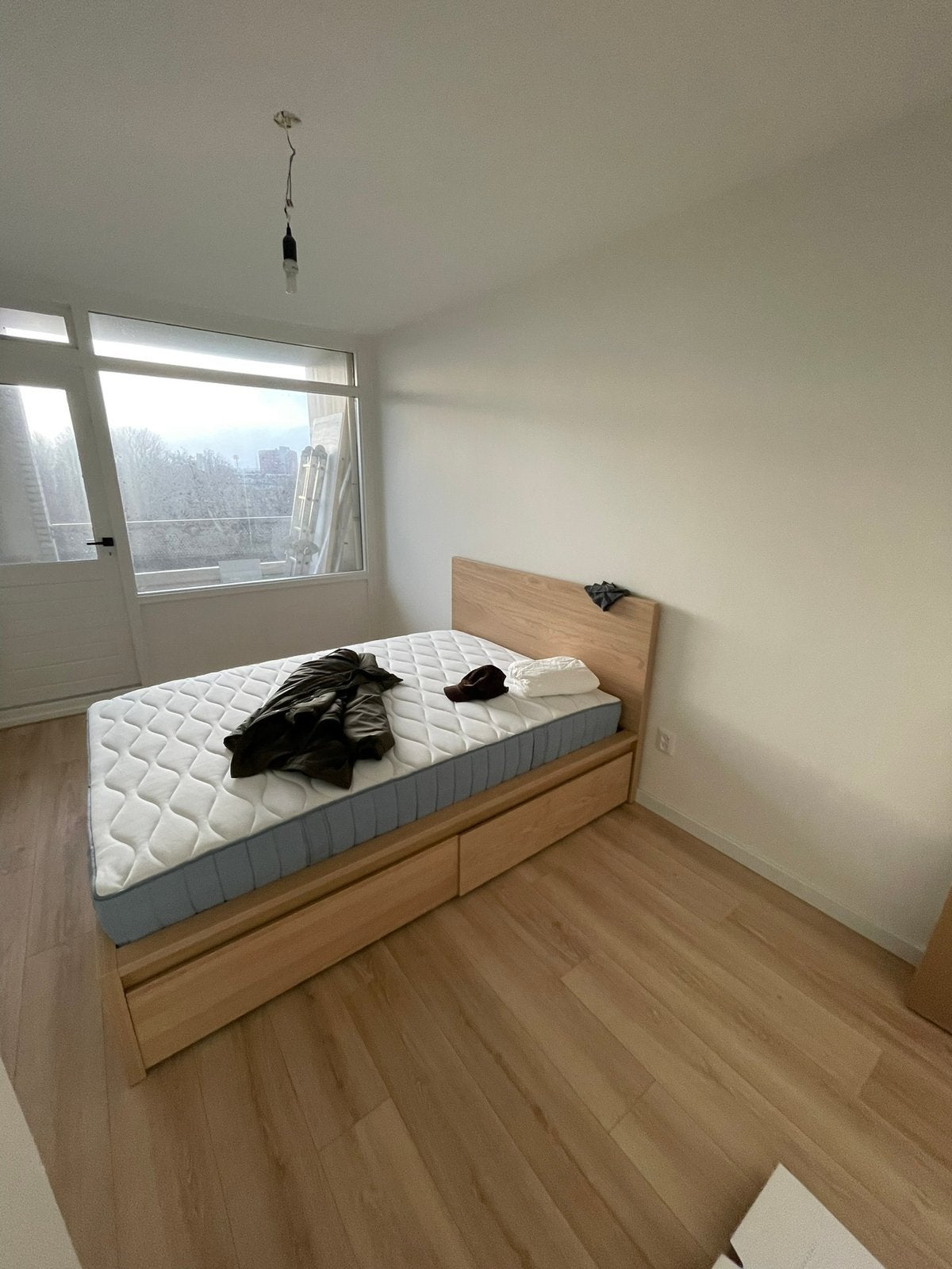 Malm bed 140x200 in kleur eiken, met 4 laden, Ophalen, Bruin, Tweepersoons, Scandinavisch