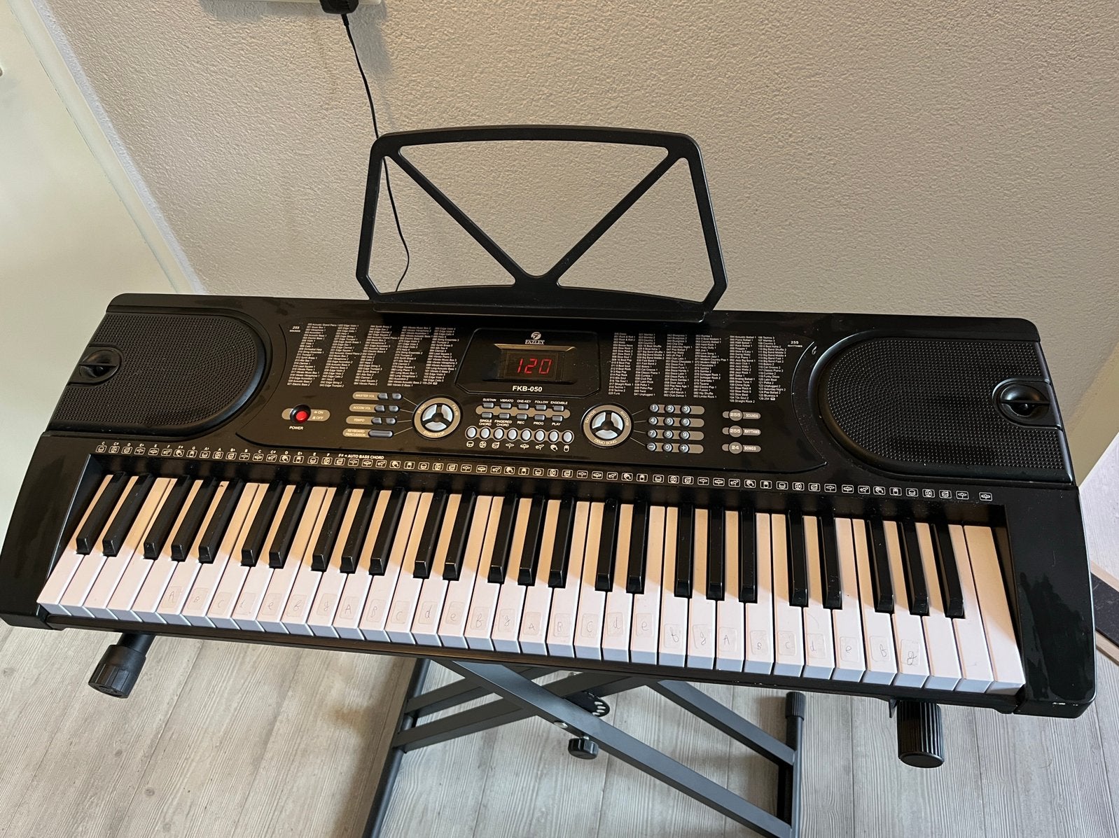 Fazley FKB-050 keyboard voor beginners, Muziek en Instrumenten, Keyboards, 61 toetsen, Zo goed als nieuw, Met standaard, Ophalen