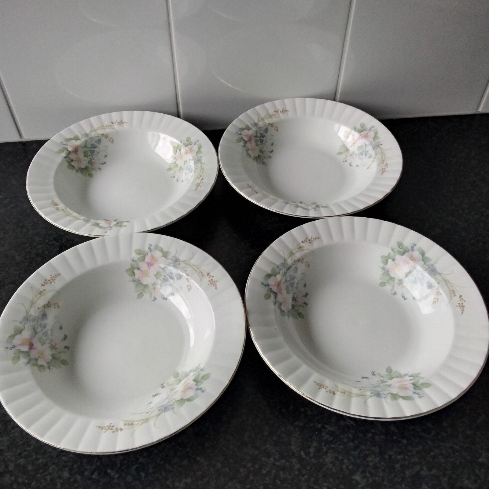 4 richmo d ( royal albert ) diepe borden, Ophalen of Verzenden, Zo goed als nieuw, Bord(en), Overige stijlen