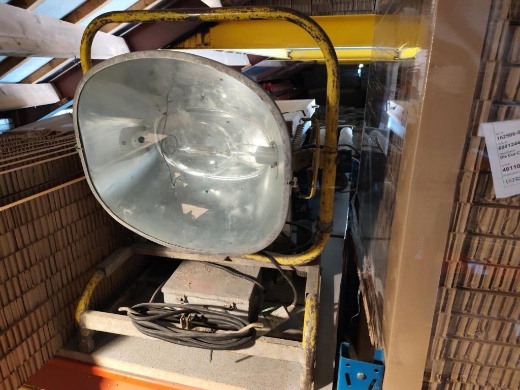 2 mobiele bouwlampen 1500W - 1 geveerd - professioneel, Ophalen, Gebruikt, Met statief, Lamp met armatuur