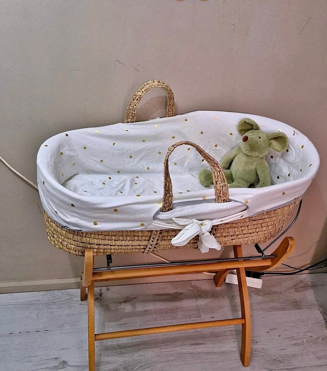 Mooie Mozesmand met onderstel, matrasje en bekleding, Kinderen en Baby's, Ophalen, Zo goed als nieuw, Wieg