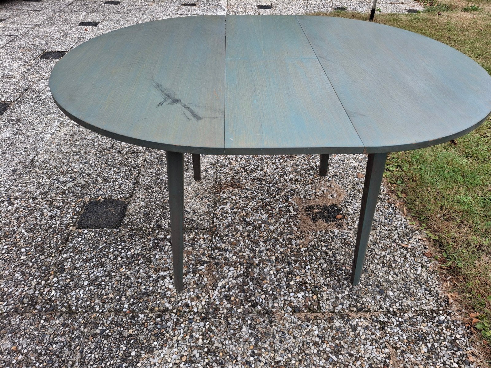 Uittrektafel. Rond 104 cm. Uitgetrokken 134 cm. Hoog 74 cm., Tuin en Terras, Tuintafels, Ophalen, Rond