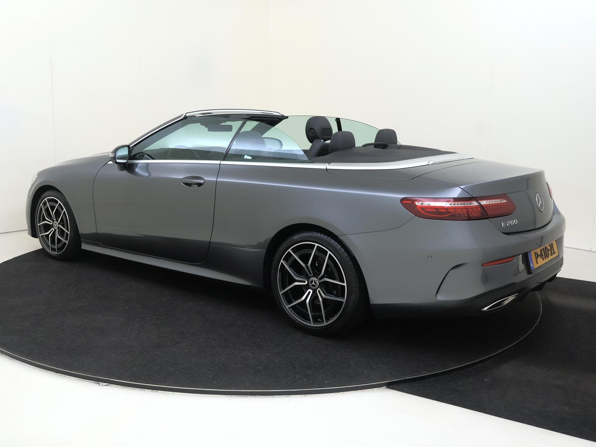 Mercedes-Benz E-klasse Cabrio 200 AMG Line Parkeercamera / S, Auto's, 1730 kg, Achterwielaandrijving, 4 cilinders, Cabriolet
