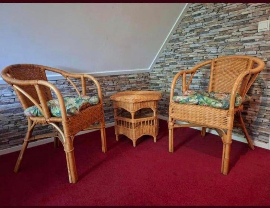 2 stoelen en tafeltje, Ophalen, Gebruikt, Bruin, Twee