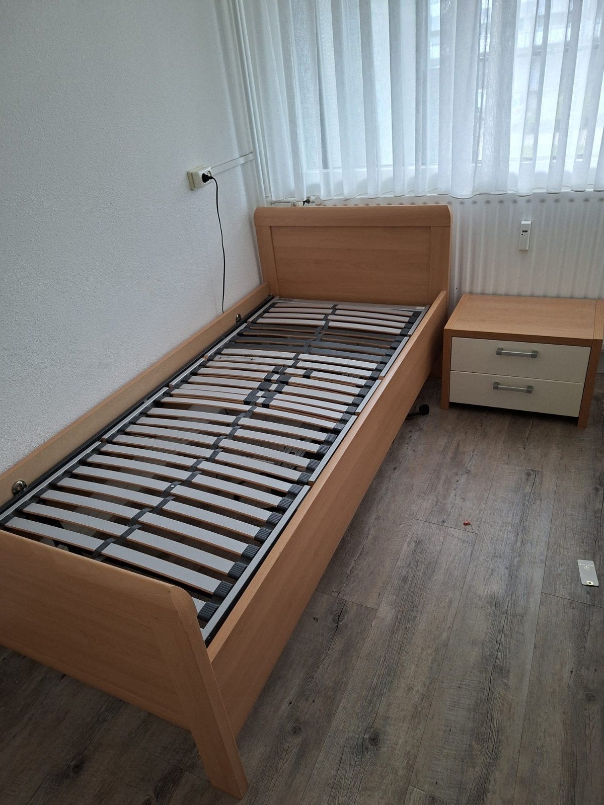 Eenpersoonsbed met Auping elektrische lattenbodem - Hout, Ophalen, 90 cm, Eenpersoons, Bruin